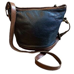 Roots Rare 80 Vintage Pebbled Bronw Black Bucket Crossbody Purse